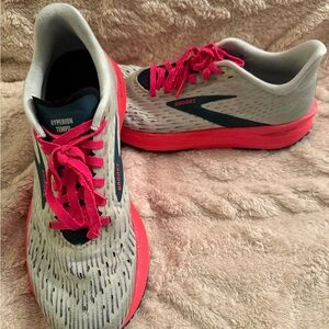 Brooks Hyperion Tempo Women’s Running Shoes — Gray with Pink